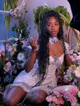 Aliya Will photo 9 — Slim, Brown