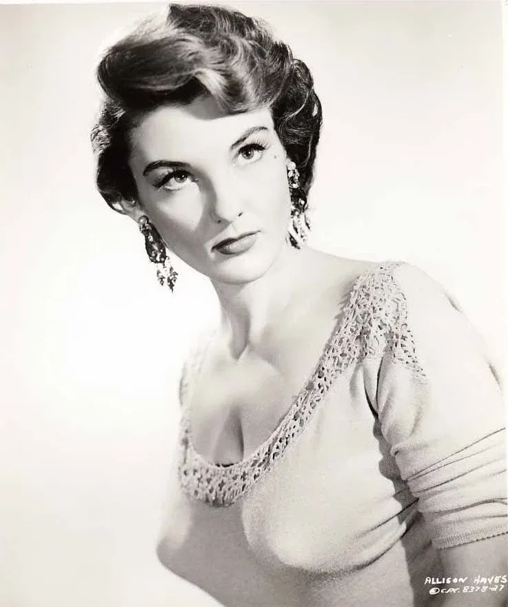Allison Hayes photo 8 — Brown, Slim