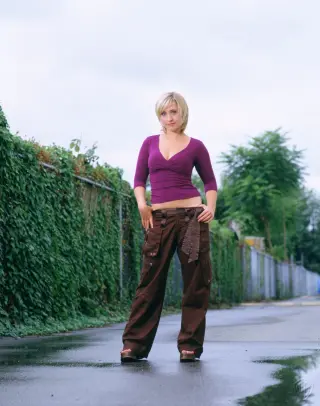 Allison Mack photo 8 — Blonde, Average
