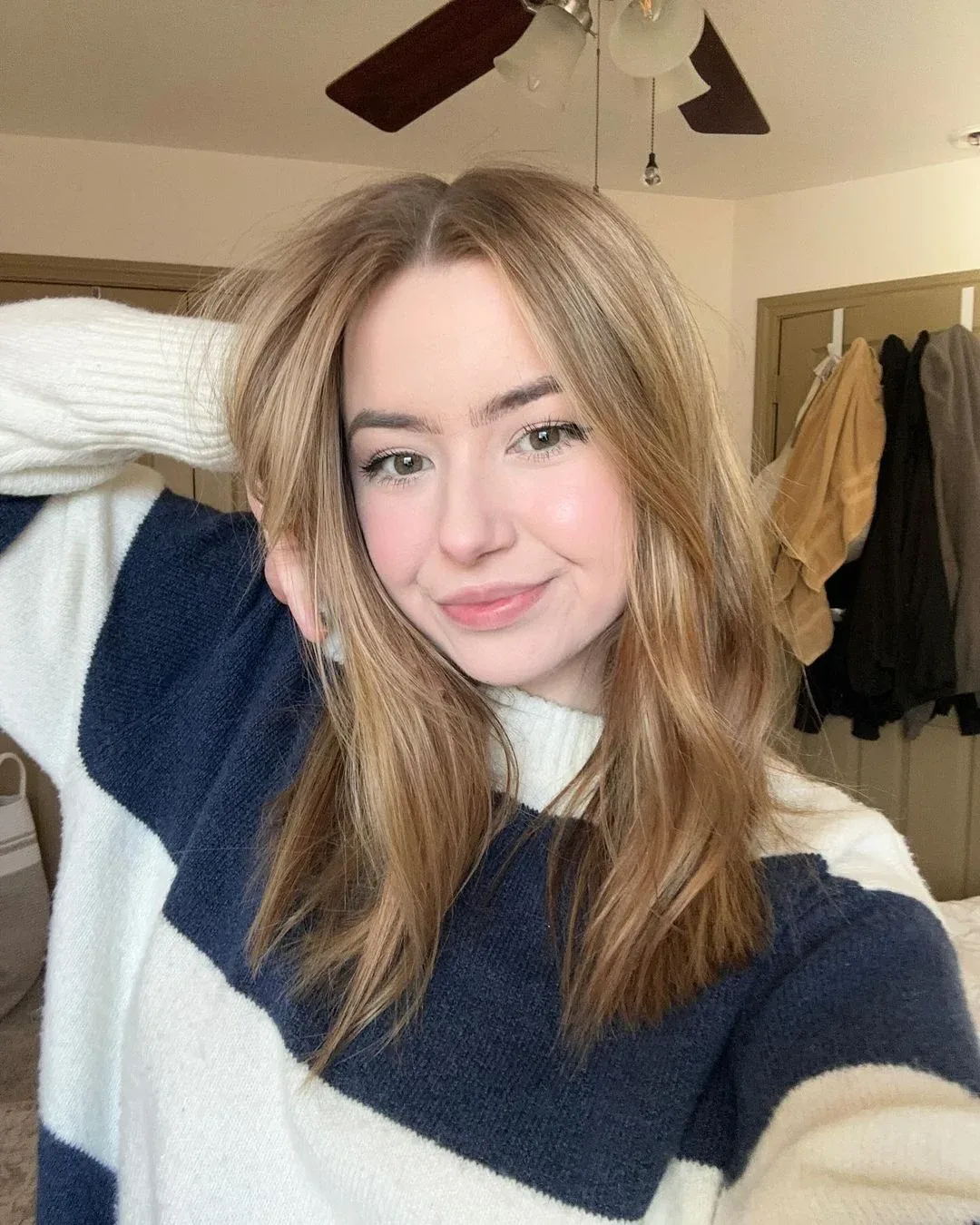 Ally Aluraye photo 16 — Hazel, Caucasian