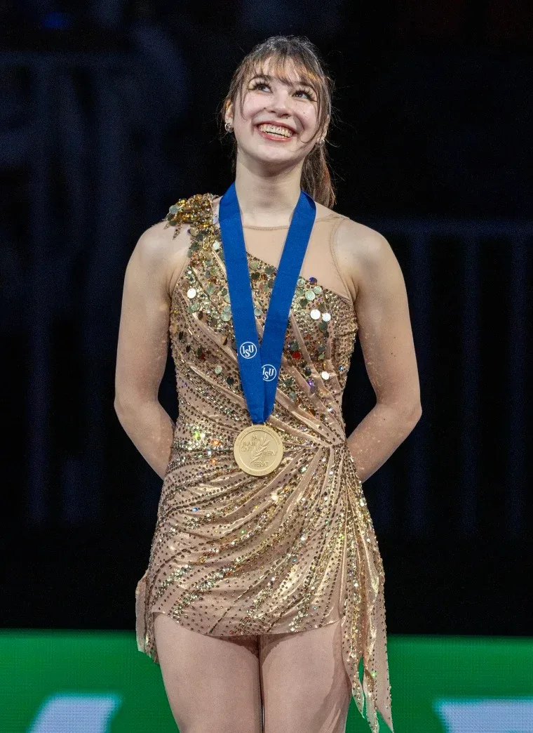 Alysa Liu photo 1 — American),  (Chinese, Brown