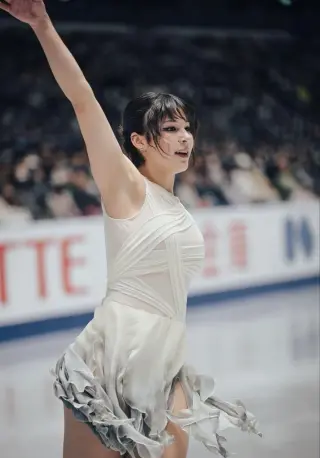 Alysa Liu photo 13 — American),  (Chinese, Brown