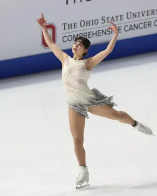 Alysa Liu photo 14 — Brown, Athletic