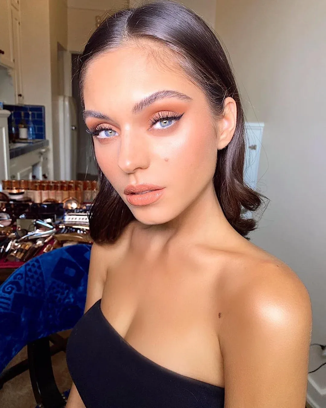 Alyssa Lynch photo 7 — Canadian, Brown