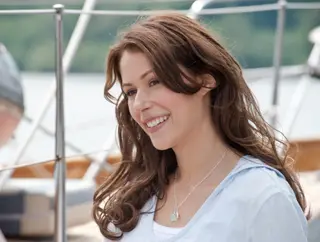Amanda Crew photo 7 — Canadian, Brown