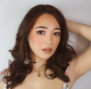 Amanda Nolan photo 10 — Brown, Mixed-race (primarily Asian)