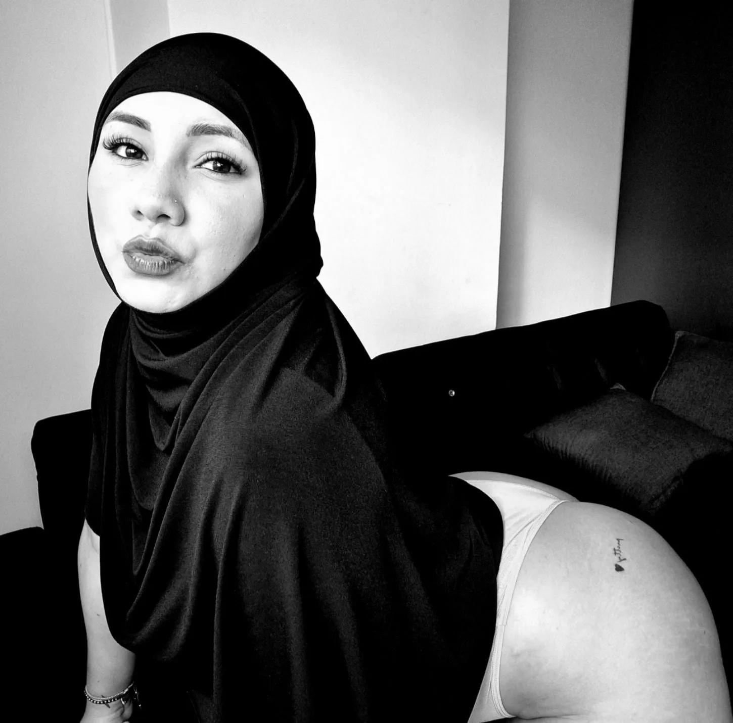 Ambar Asad photo 5 — Middle Eastern, Adult Model, Camgirl