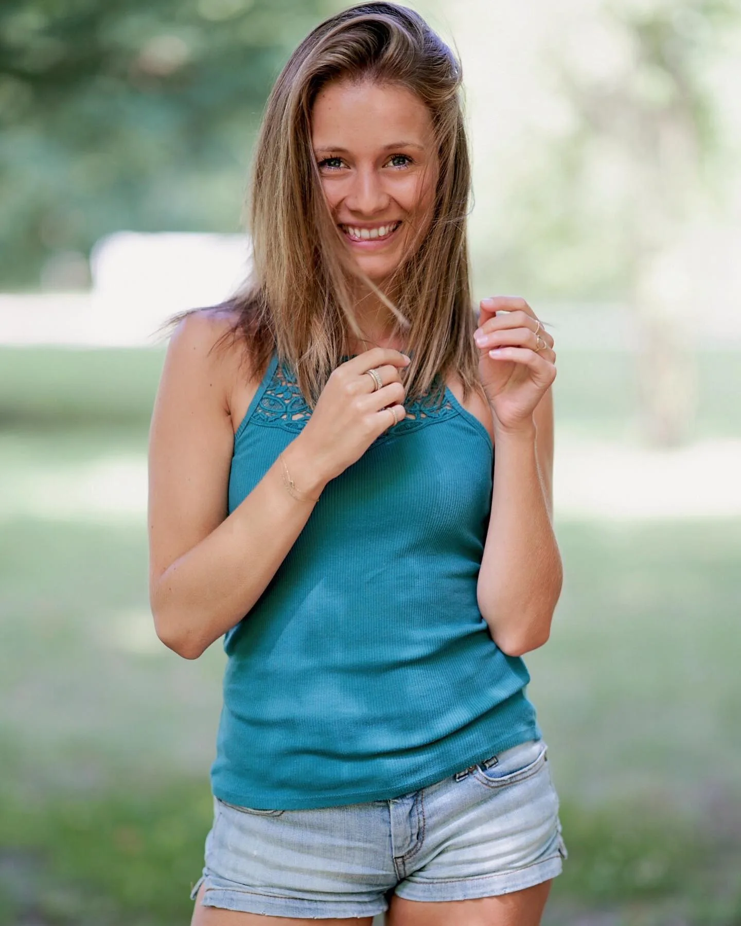 Amelie Marie Weber photo 3 — Athletic, Blue