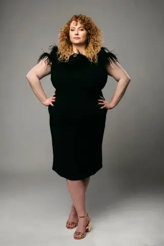 Amy Gledhill photo 2 — Red, BBW