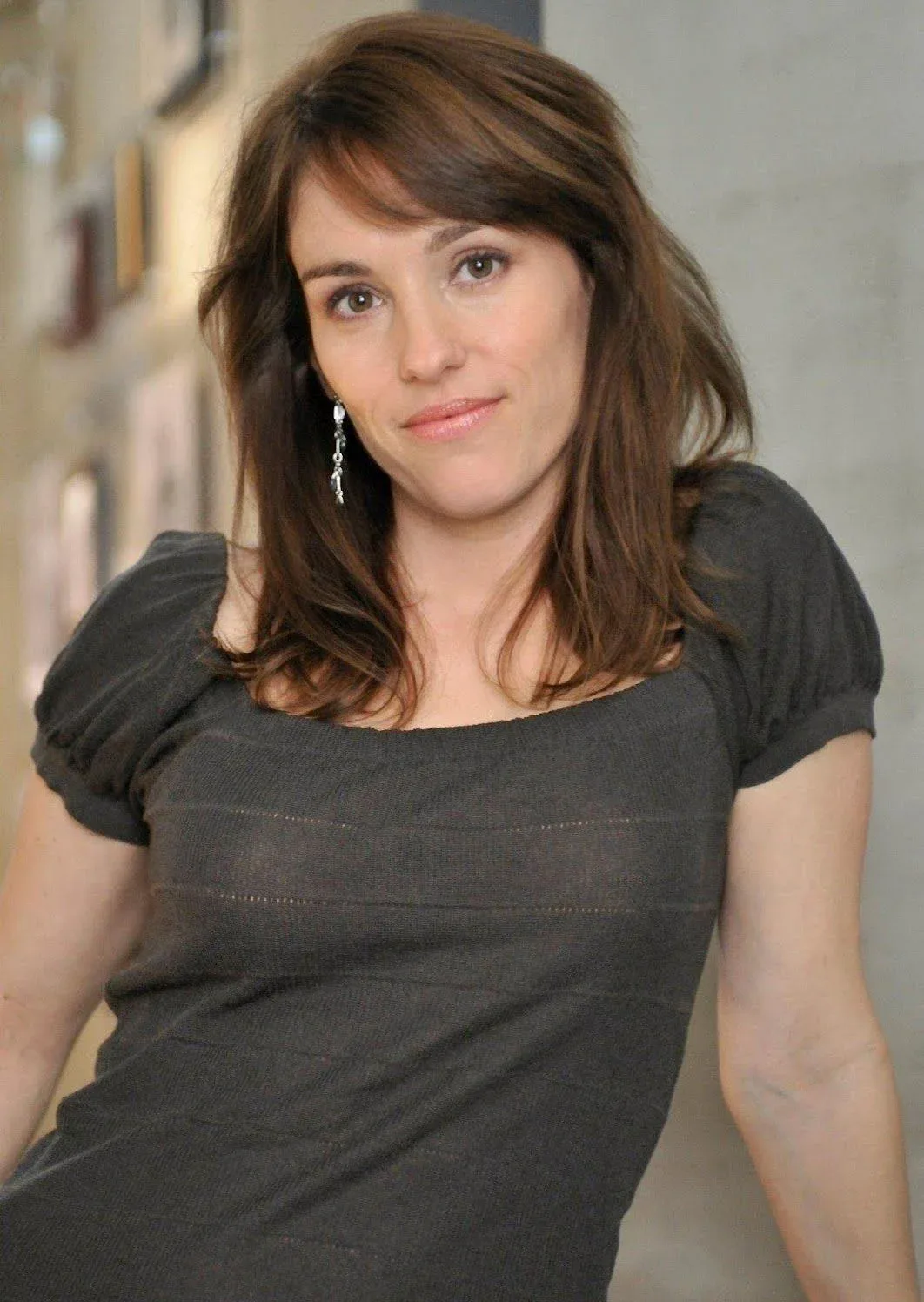 Amy Jo Johnson photo 12 — Actress, Director, Musician, Sportswoman: Gymnast (former), Writer, American