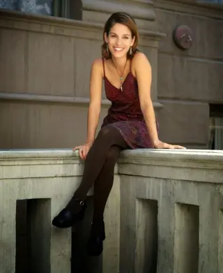 Amy Jo Johnson photo 6 — Actress, Director, Musician, Sportswoman: Gymnast (former), Writer, American