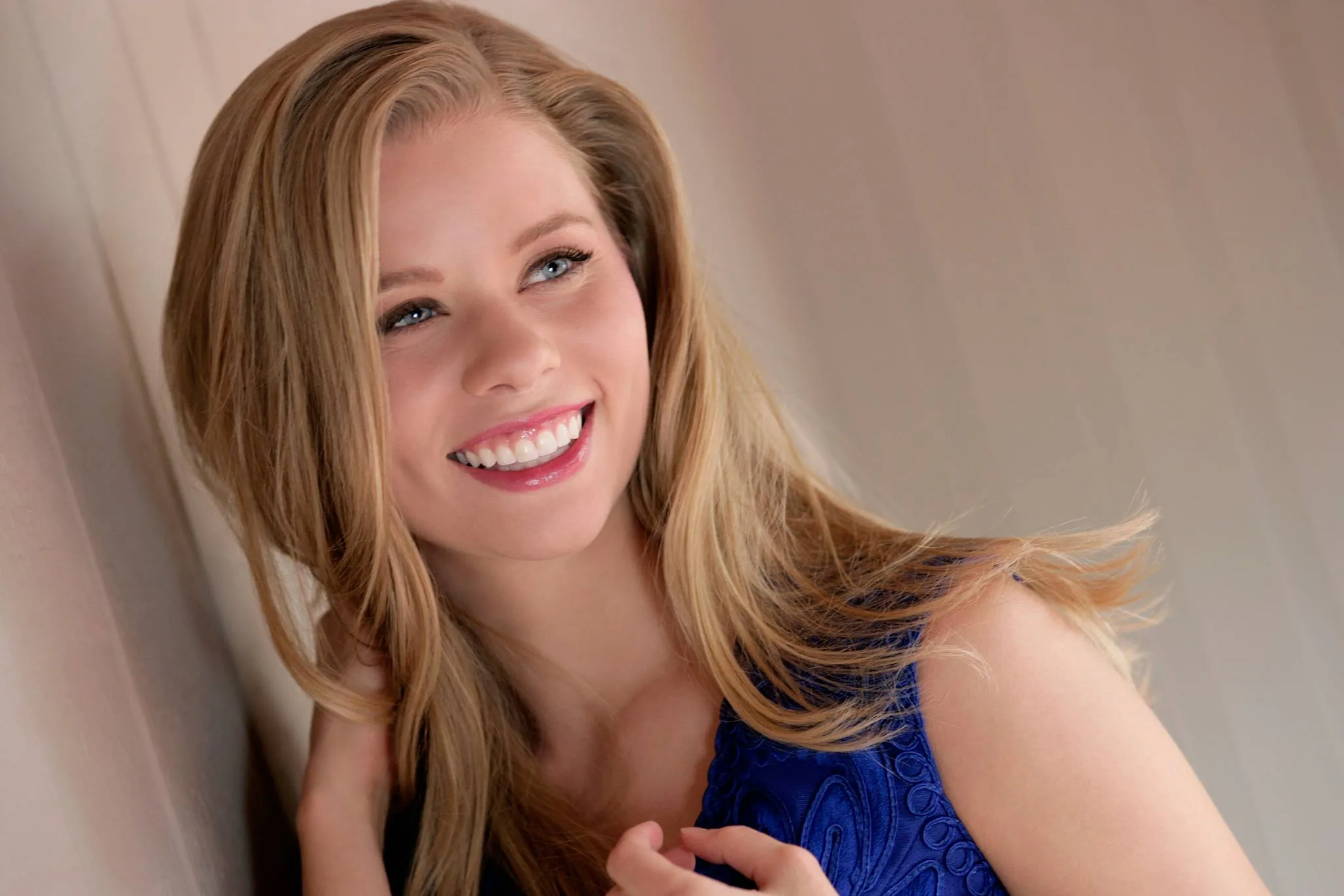 Amy Owens photo 16 — American, Blonde