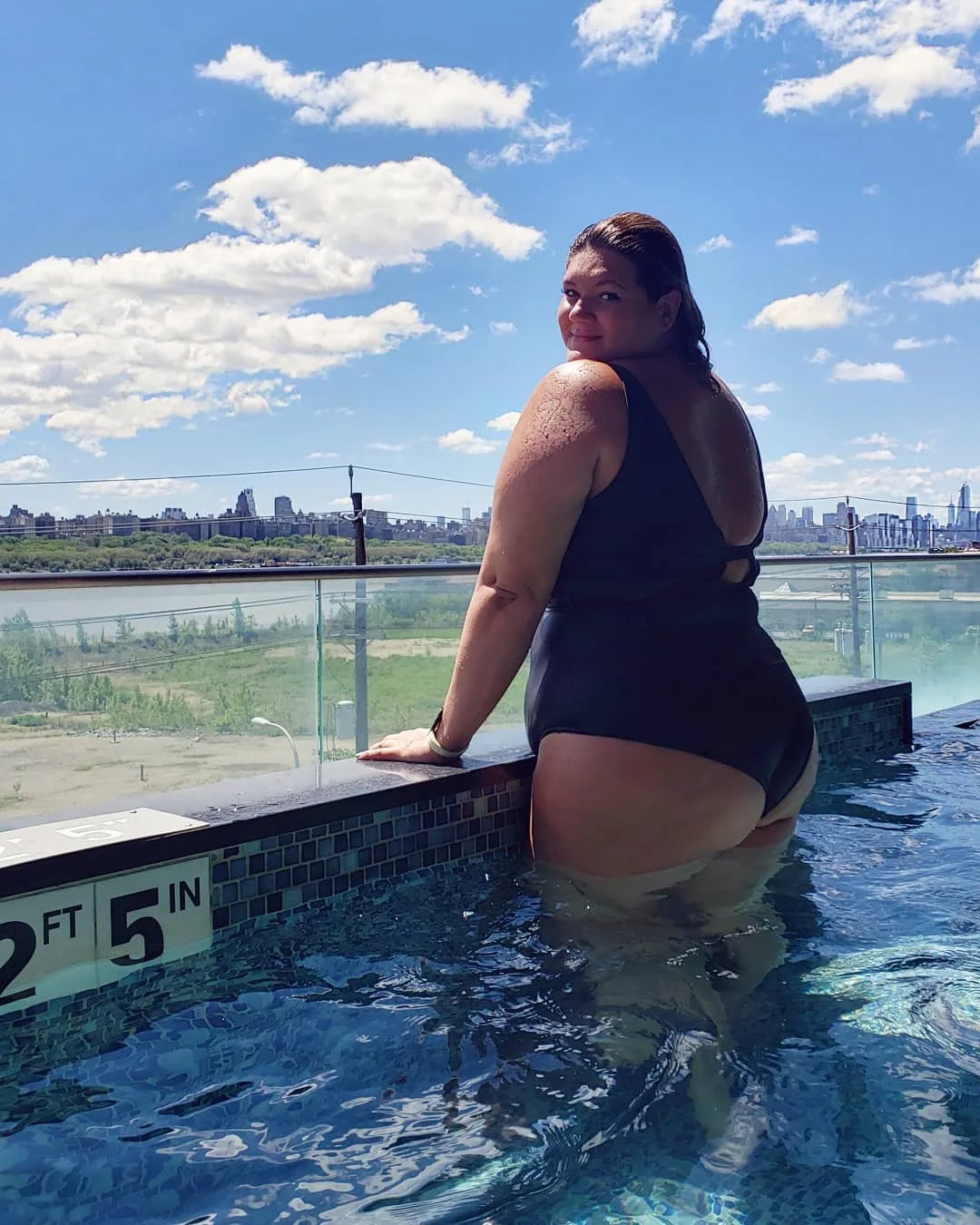 Ana Laura photo 6 — Plus Size Model, Brazilian),  (German),  (Portuguese