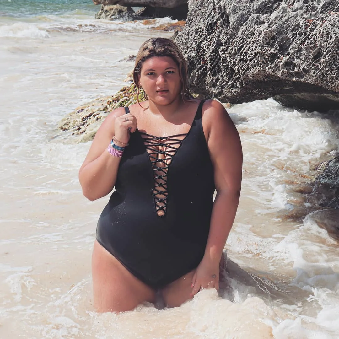Ana Laura photo 9 — BBW, Brown