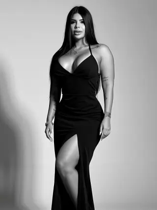 Andrea Bedoya photo 13 — Colombian, Brown