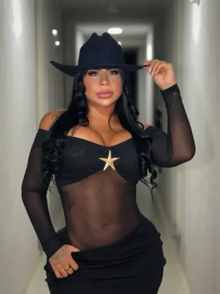Andrea Bedoya photo 2 — Brown, Chubby