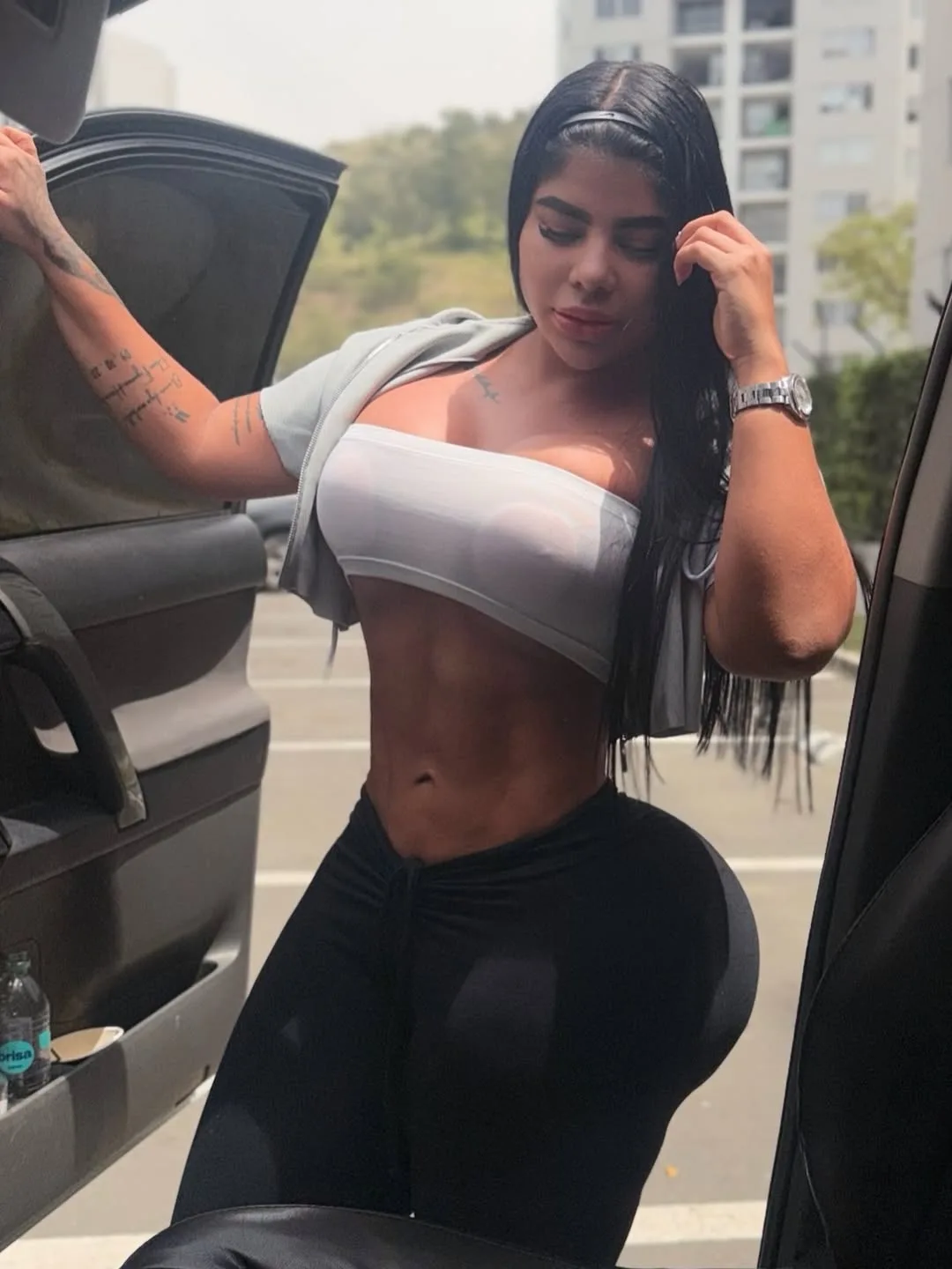 Andrea Bedoya photo 4 — Brown, Latin