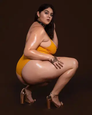 Andrea Lemus photo 2 — Black, Chubby