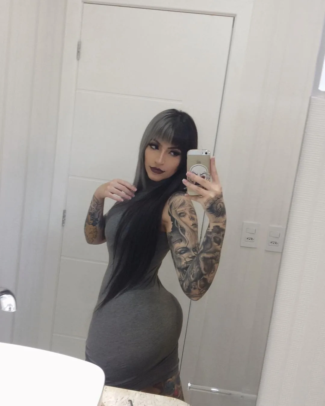 Andressa Sisto photo 15 — Average, Brown