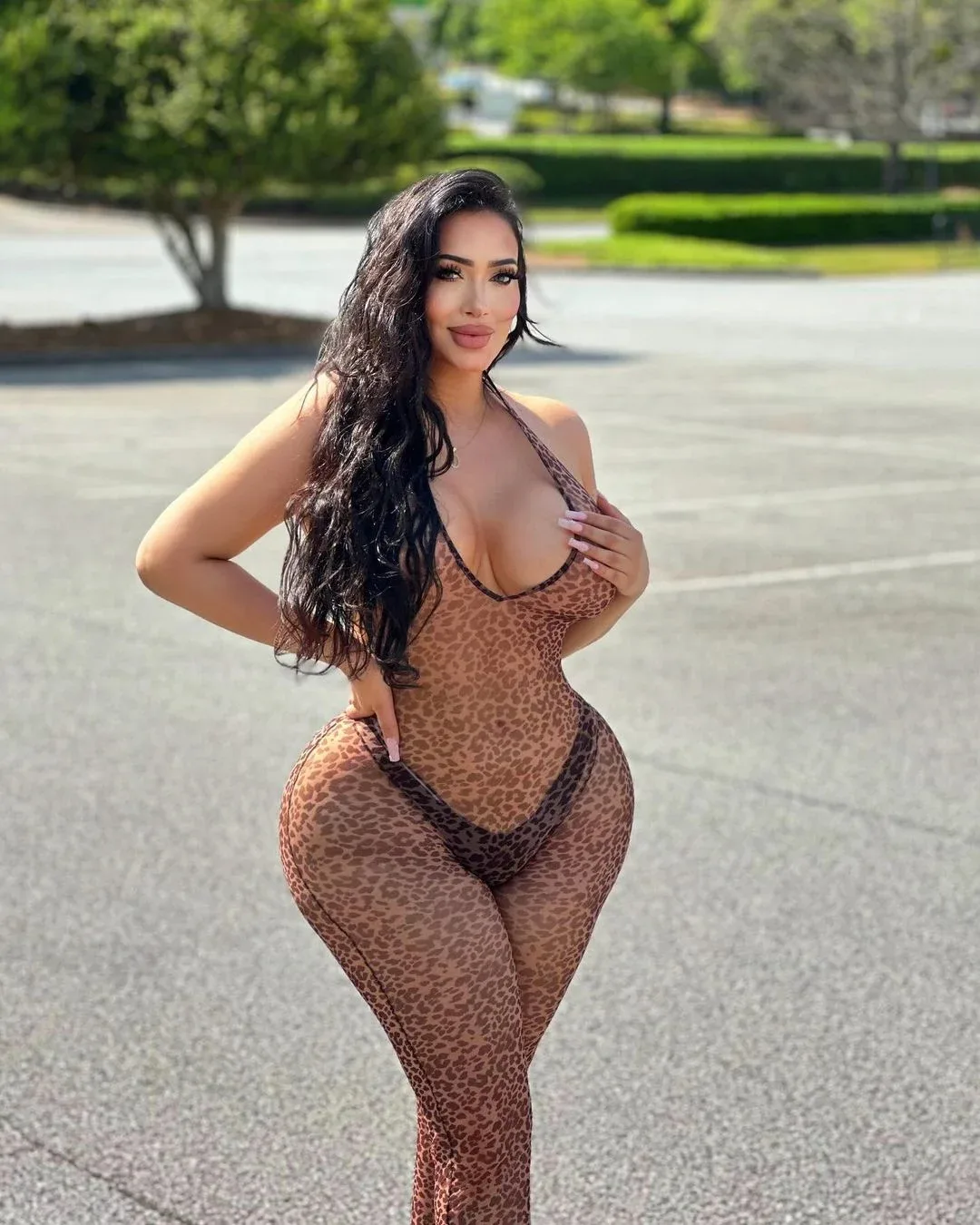 Anel Peralta — Business Woman, Influencer, Plus Size Model, American