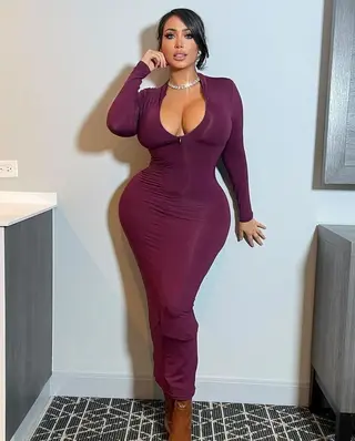 Anel Peralta photo 17 — Latin, Business Woman, Influencer, Plus Size Model