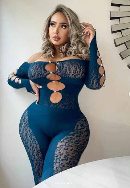 Anel Peralta photo 32 — Black, Chubby