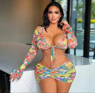 Anel Peralta photo 6 — Business Woman, Influencer, Plus Size Model, American