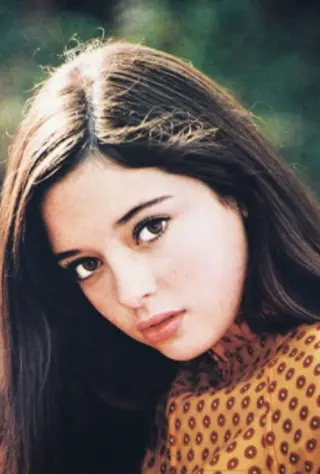 Angela Cartwright photo 1 — English, Brown