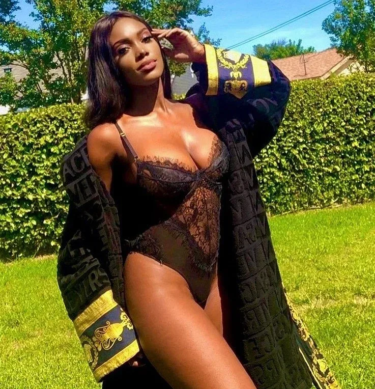 Angela Henderson photo 7 — American, Black
