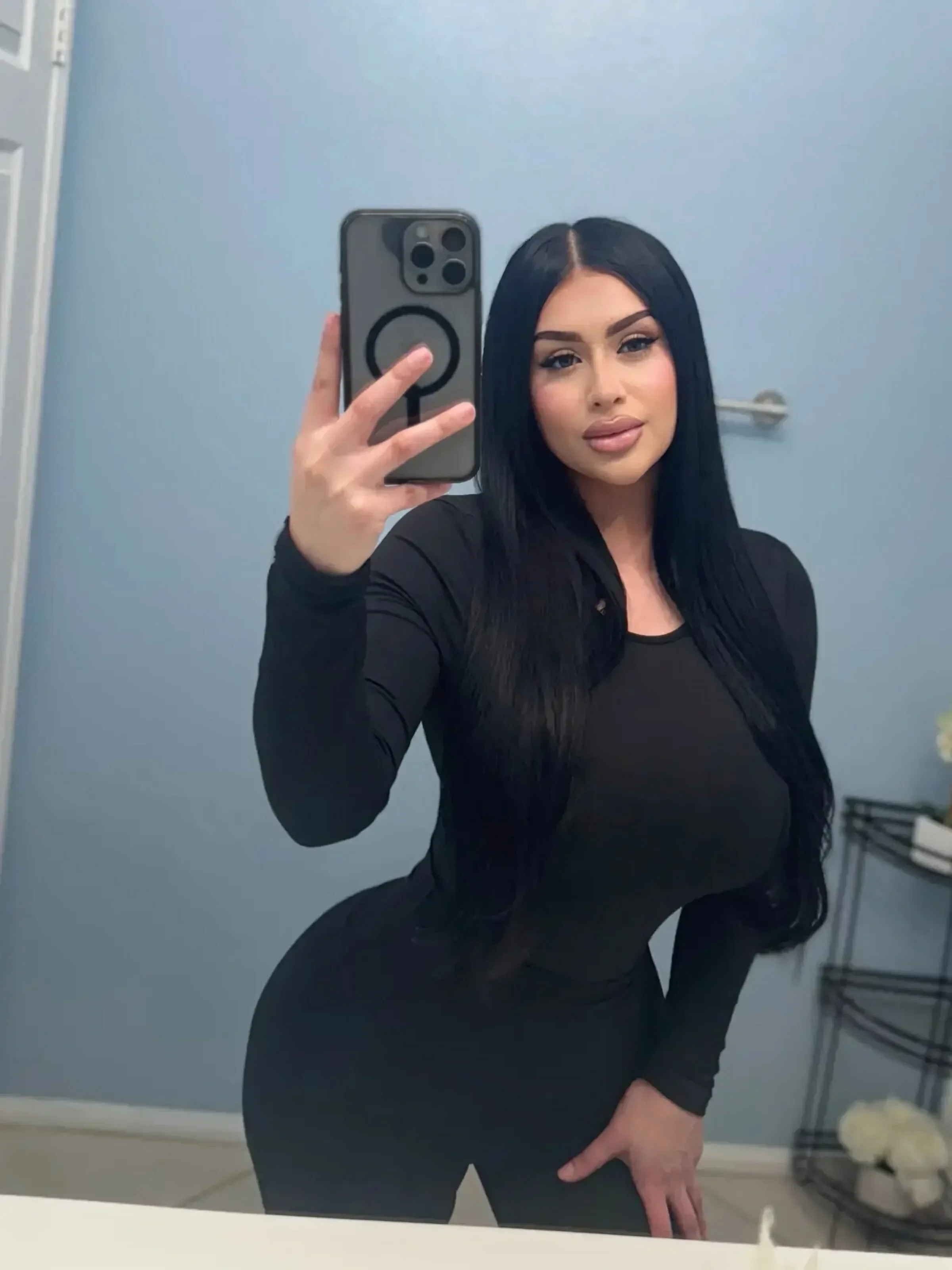 Angelica Ibarra photo 2 — Black, BBW