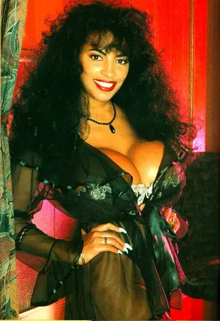 Angelique Dos Santos photo 1 — Brazilian, Black