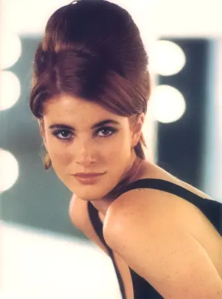Angie Everhart photo 11 — Caucasian, Actress, Supermodel