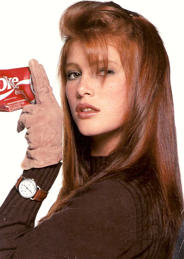 Angie Everhart photo 7 — American, Red