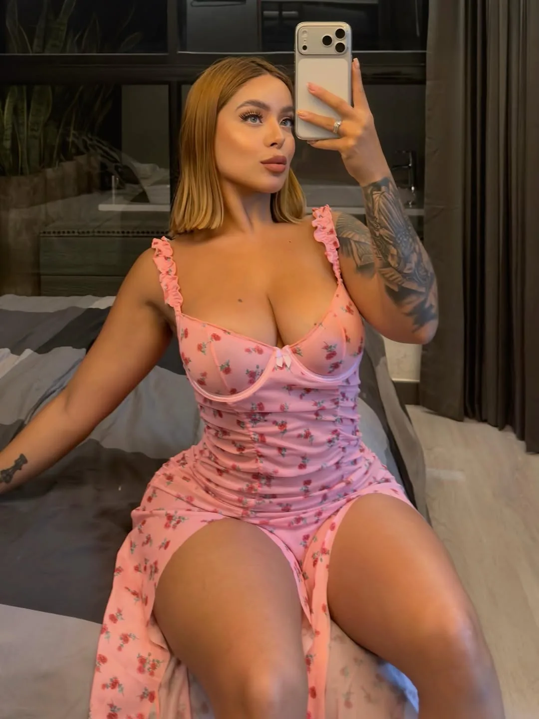Anissa Miller photo 7 — Colombian, Brown