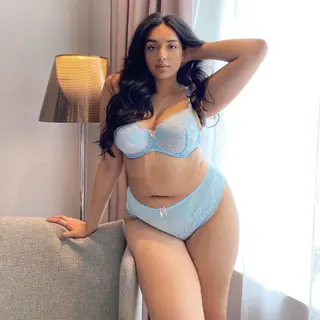 Anjali Mohan photo 10 — Brown, Middle Eastern