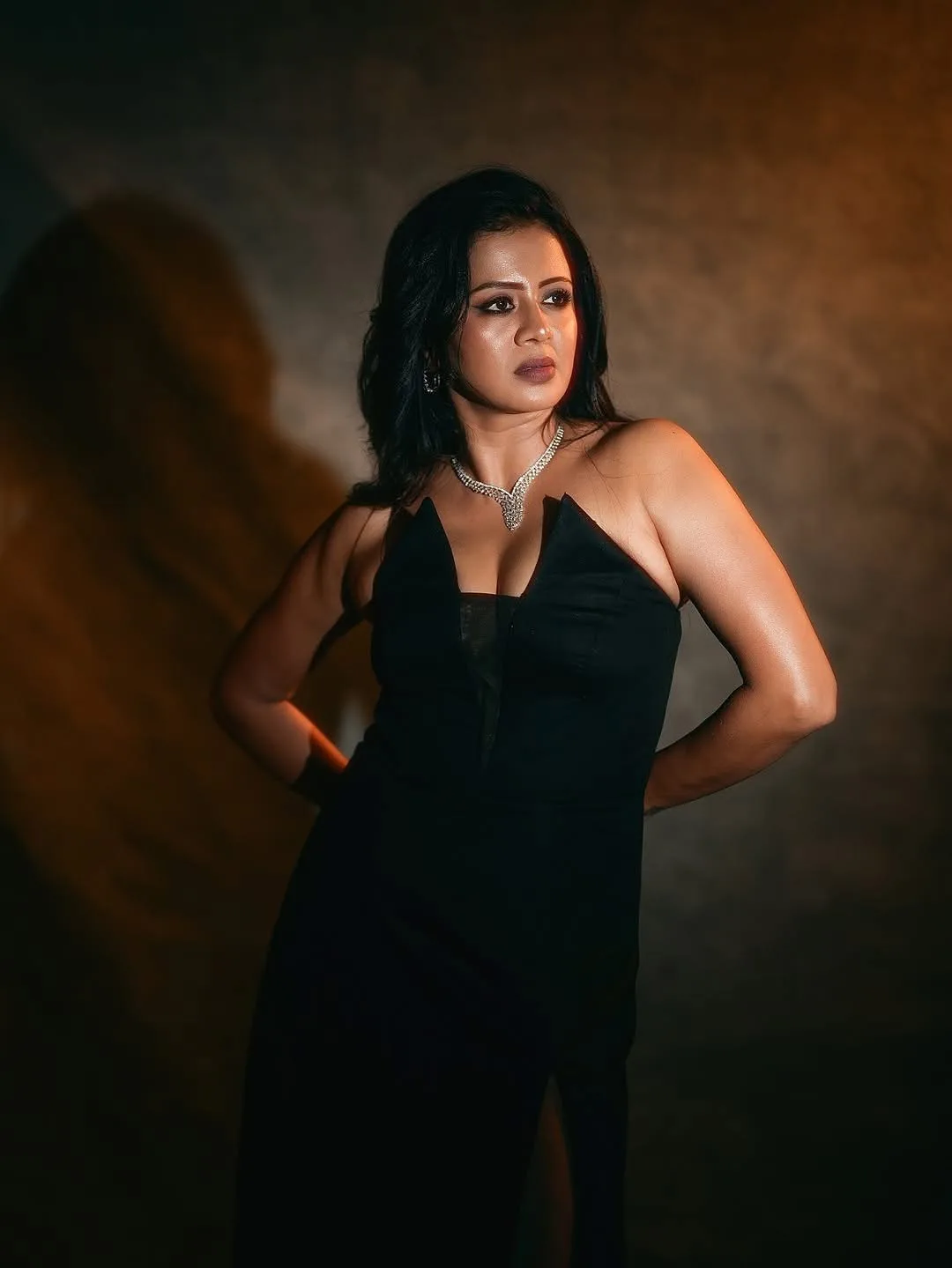 Anjana Rangan photo 2 — Black, Average