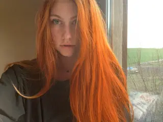 Ann Umbird photo 10 — Green, Caucasian