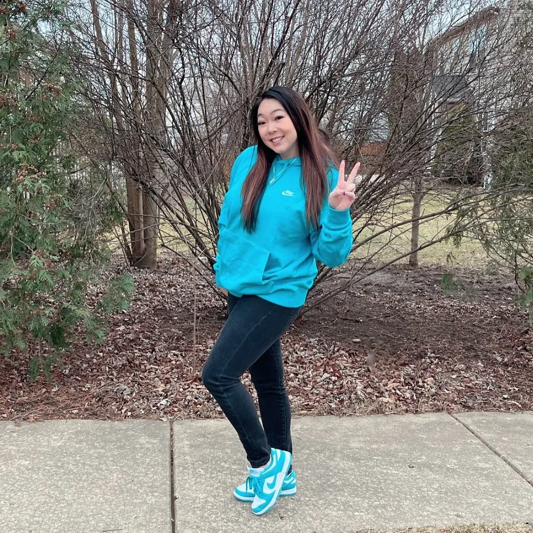 Anna Li photo 1 — American, Brown