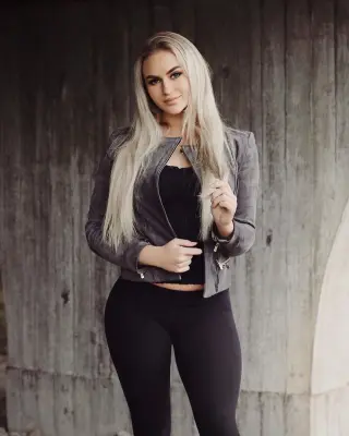 Anna Nystrom photo 3 — Athletic, Blue