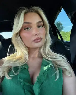 Anna Rusgen photo 2 — Blonde, Average