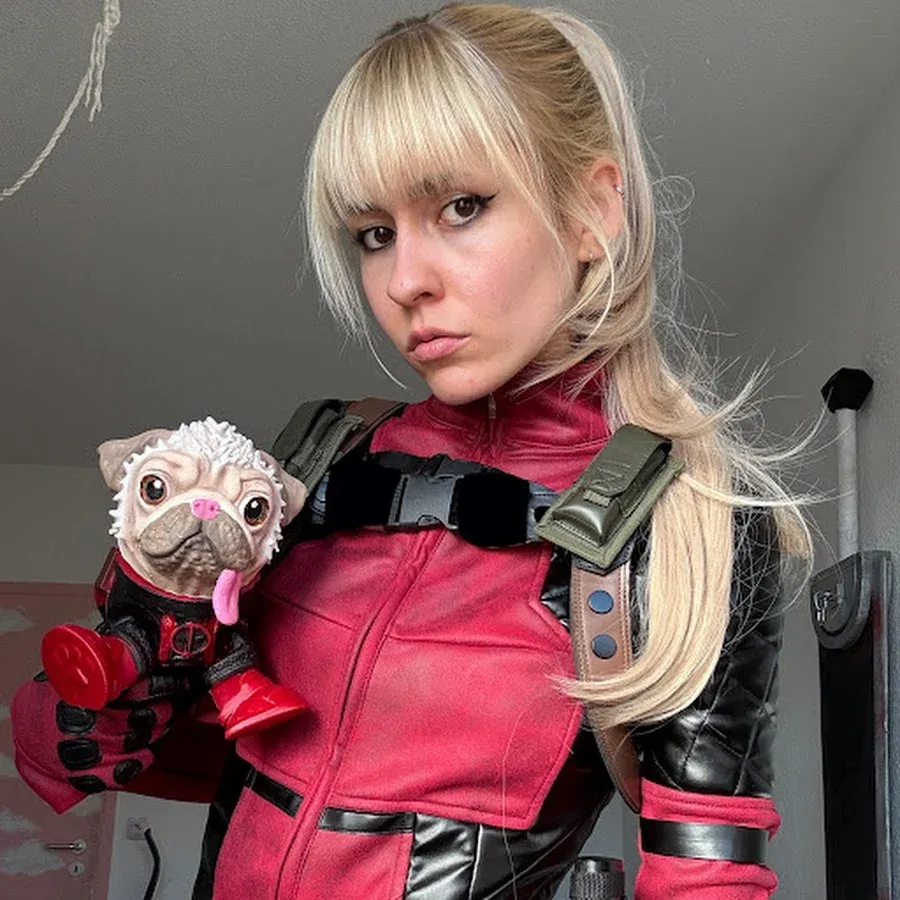 Anna Ullmann photo 17 — Caucasian, Adult Model, Cosplayer, Influencer, TikTok Star, YouTuber
