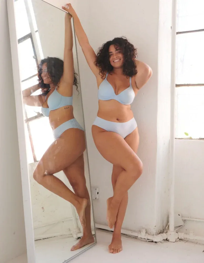 Annelise Cepero photo 10 — Brown, Black
