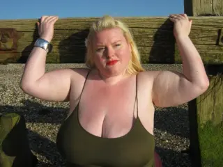 Annie Devilish photo 3 — BBW, Blue