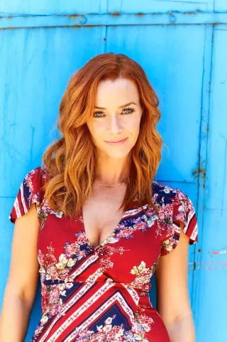 Annie Wersching photo 11 — Caucasian, Actress (former)