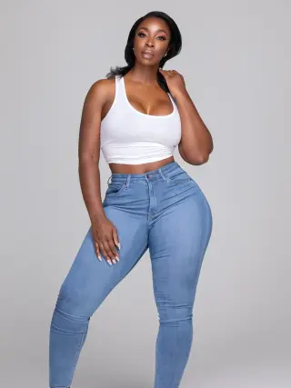 Anowa Adjah photo 2 — Black, Athletic
