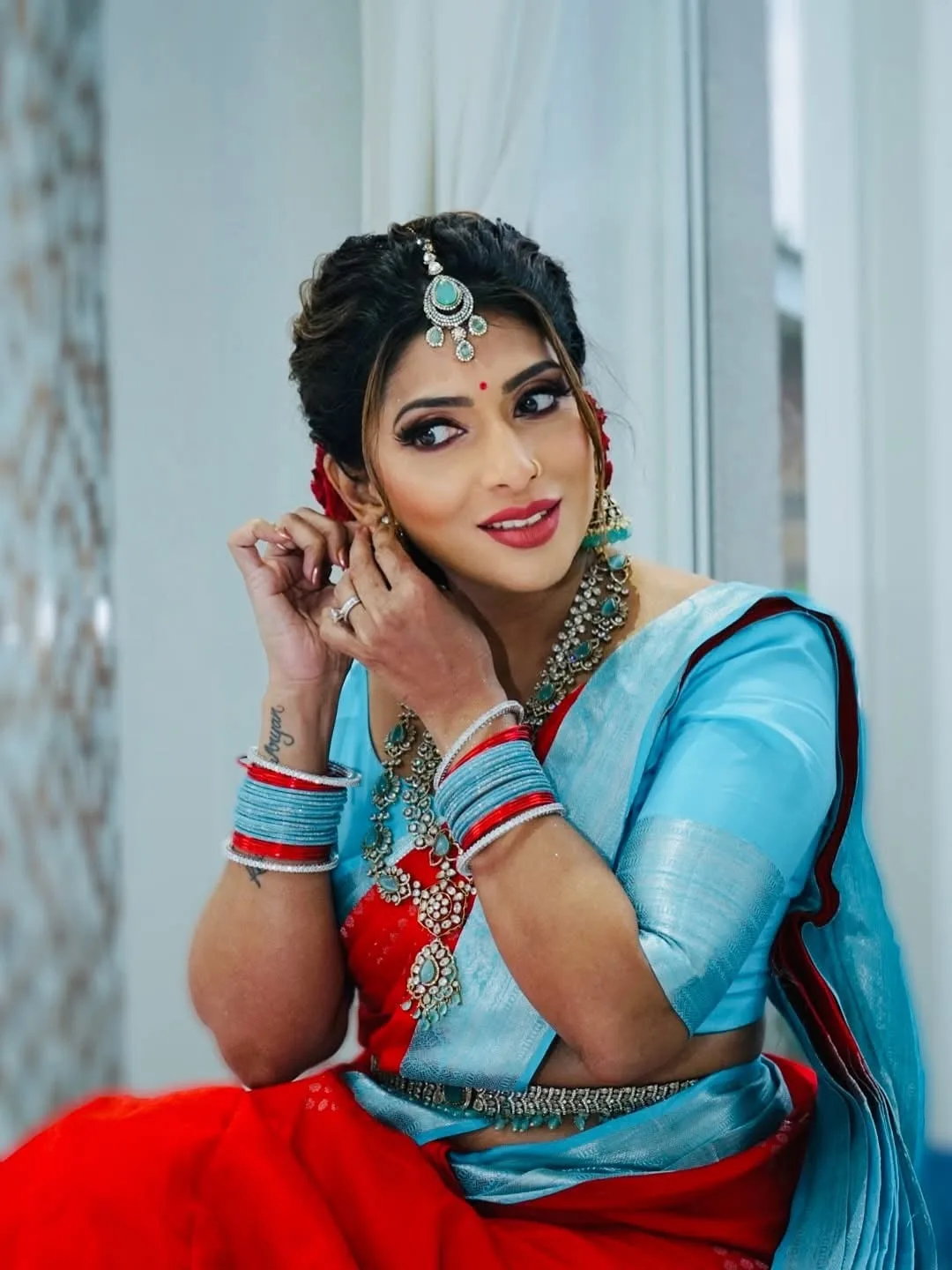Anu Aryan photo 10 — Brown, Asian