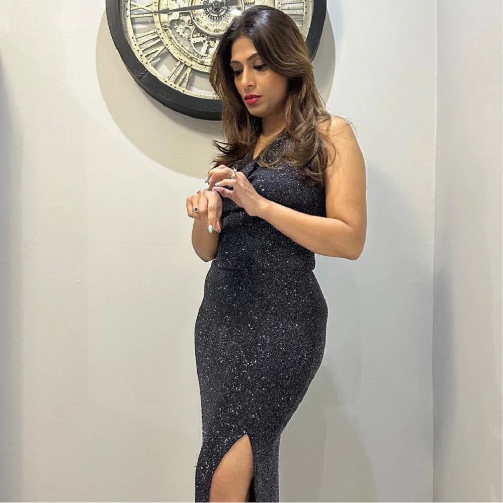 Anu Aryan photo 14 — Black, Average