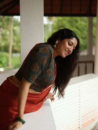 Anumol photo 13 — Indian, Black