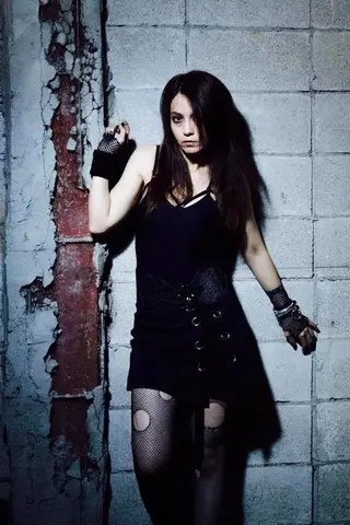 Anza (Singer) photo 2 — Brown, Slim