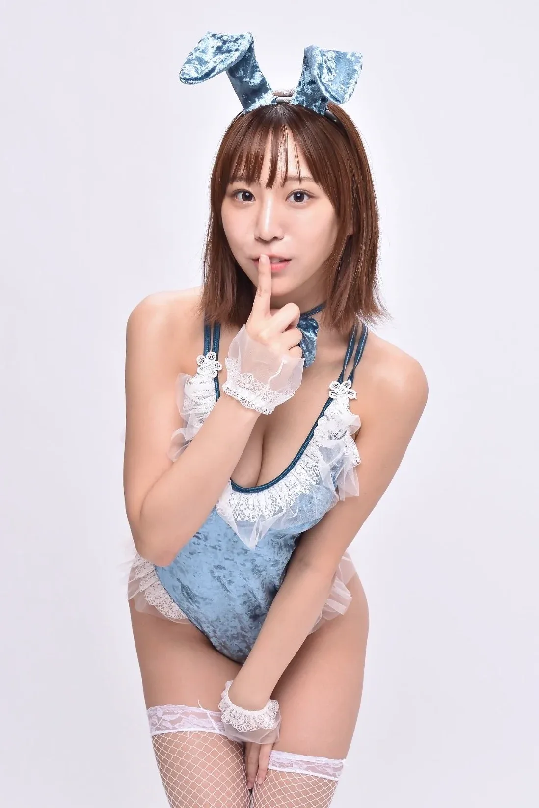 Aoi Hinata photo 3 — Slim, Brown